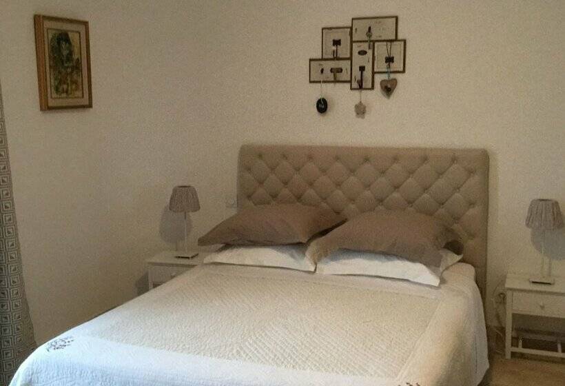 Дом 1 Спальня, Les Grenadiers De Saint Sat