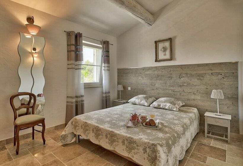 Дом 1 Спальня, Les Grenadiers De Saint Sat