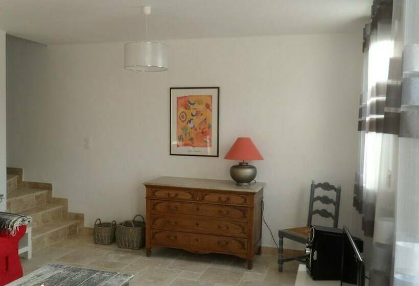 Дом 1 Спальня, Les Grenadiers De Saint Sat