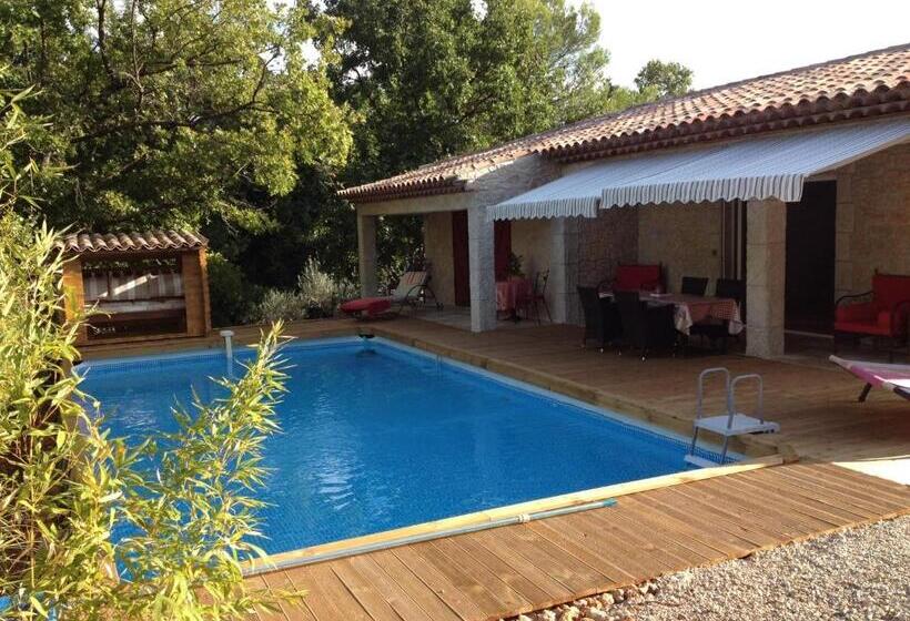 غرفة قياسية ثلاثية مطلة علي الحديقة, Mas De Peycavier