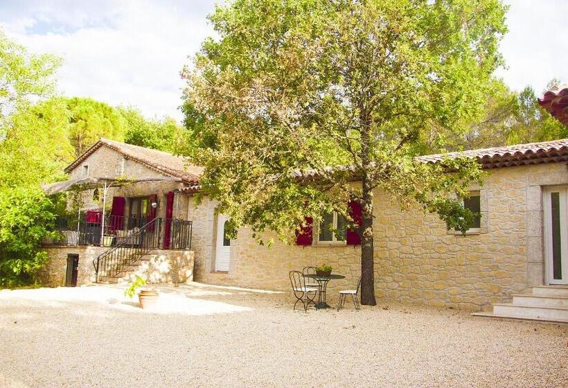 غرفة قياسية ثلاثية مطلة علي الحديقة, Mas De Peycavier