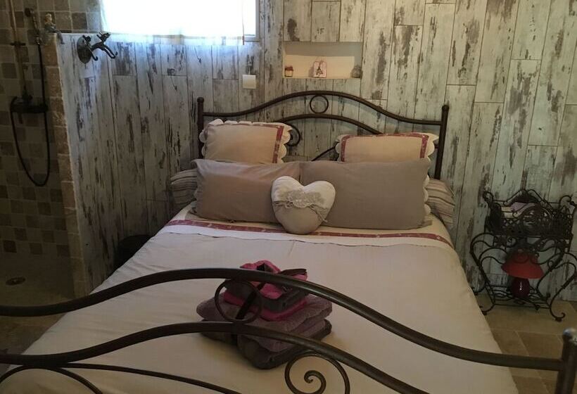 غرفة سوبيريور ثلاثية, Mas De Peycavier