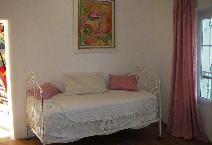 חדר דלוקס לשלושה, Pavillon De Beauregard