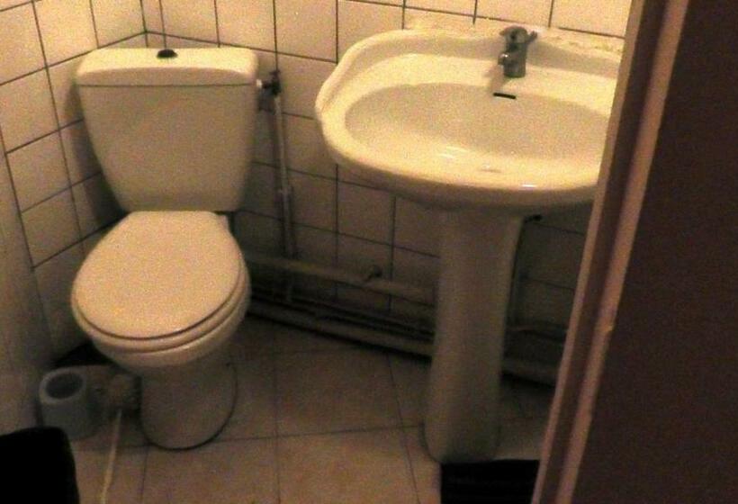 اتاق خانوادگی, Hôtel De La Renaissance