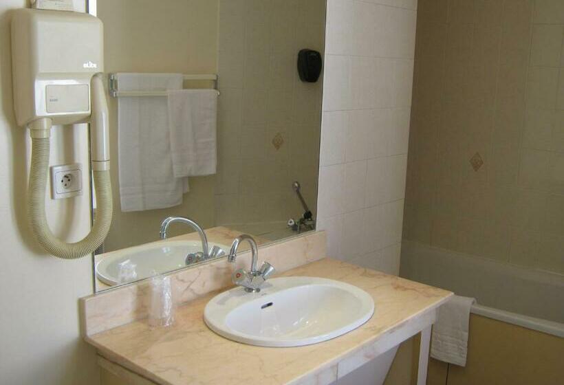 스탠다드 룸, Hôtel Le Lacuzon