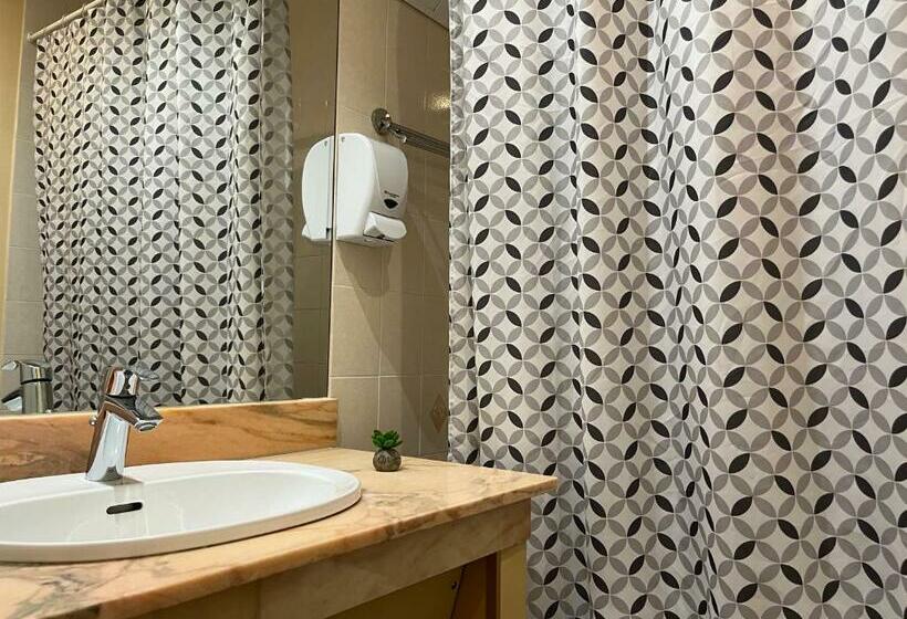 스탠다드 룸, Hôtel Le Lacuzon