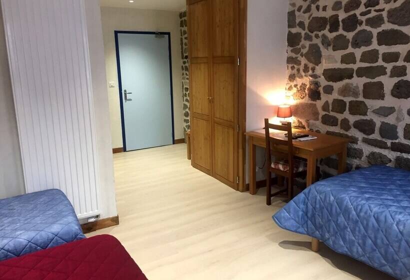 غرفة قياسية ثلاثية, Le Bilboquet