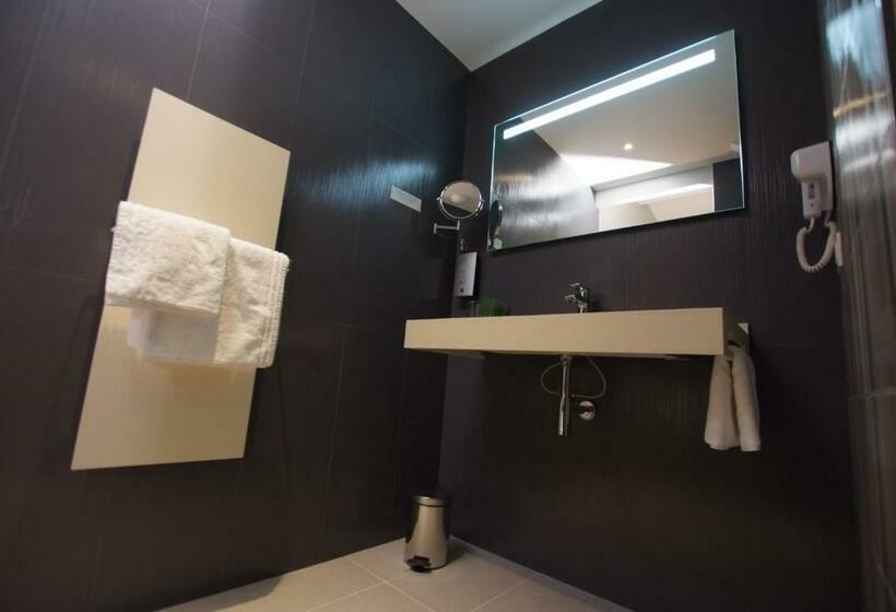 غرفة قياسية, Le Privilège