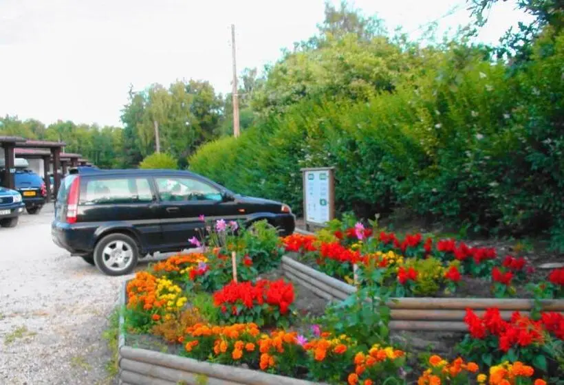 Perhehuone, Motel Des Bruyères