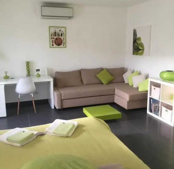 Superior-huone, Villa Louancelie B&b