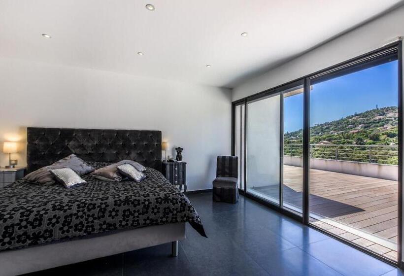 Люкс Deluxe Вид на Море, Villa Louancelie B&b