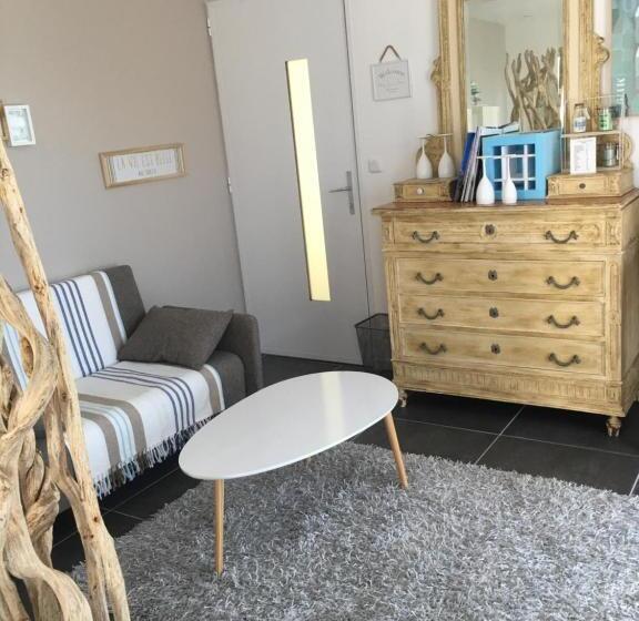 Номер Deluxe Вид на Море с Балконом, Villa Louancelie B&b