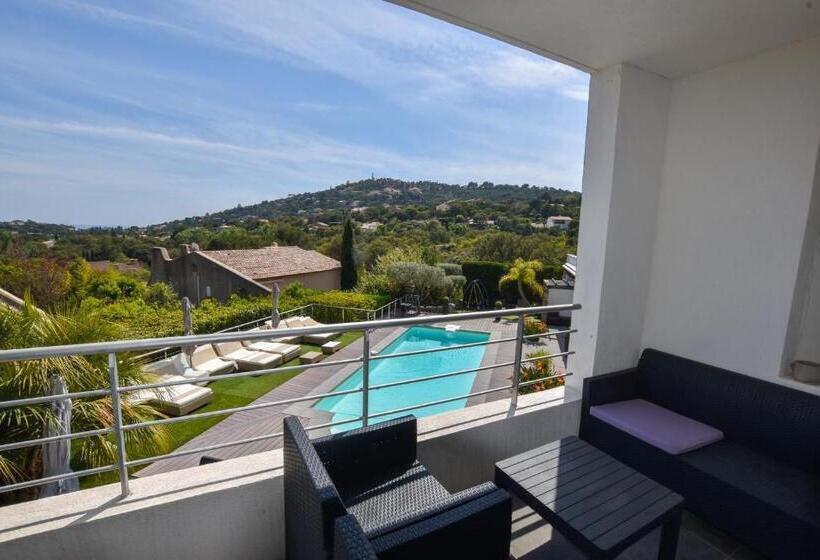 Номер Deluxe Вид на Море с Балконом, Villa Louancelie B&b