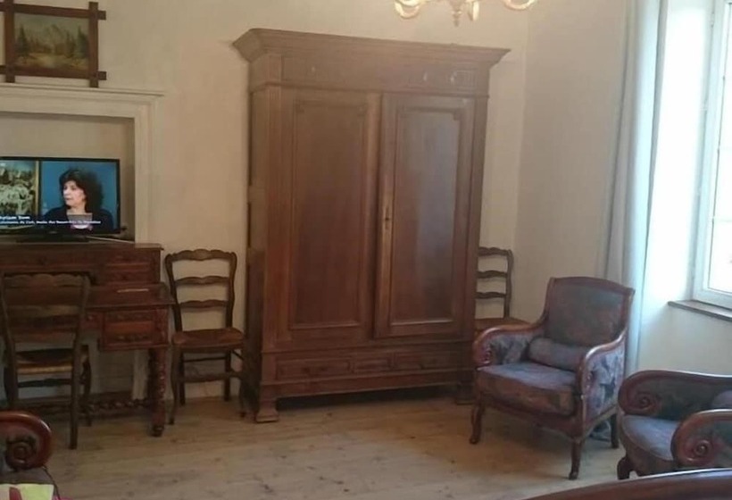 غرفة قياسية رباعية, A La Grenouille Du Jura