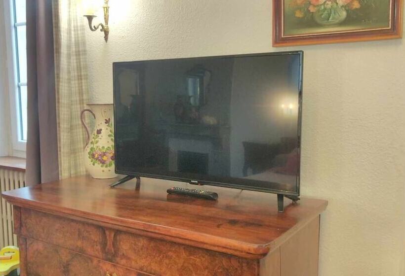 غرفة عائلية, A La Grenouille Du Jura