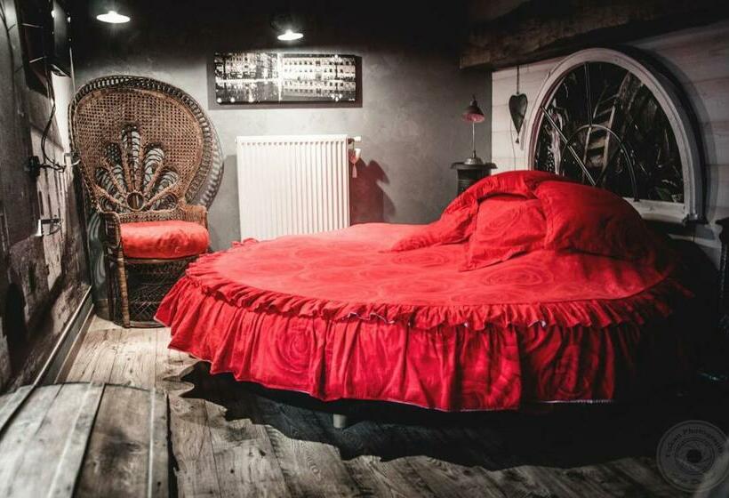 חדר רומנטי, Aux Logis De La Solre