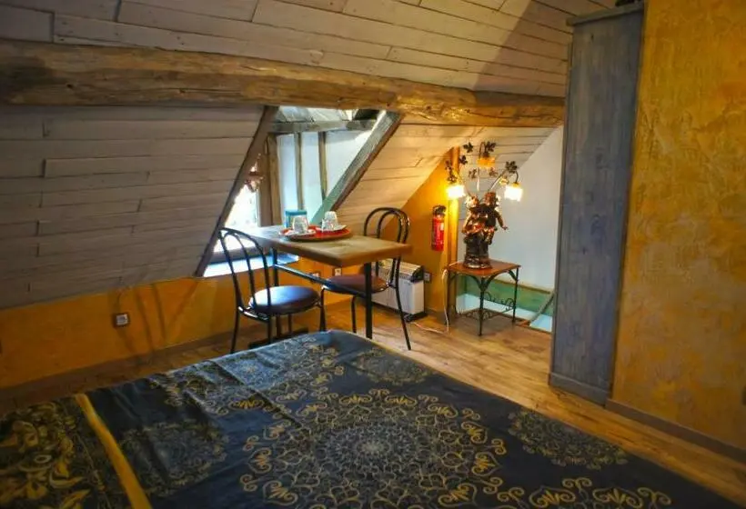 スタンダードルーム, Aux Logis De La Solre