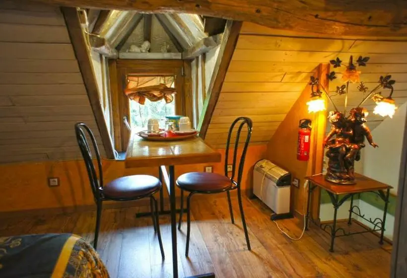 スタンダードルーム, Aux Logis De La Solre