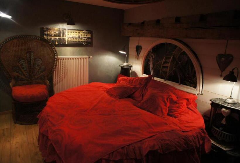 Romantic Room, Aux Logis De La Solre