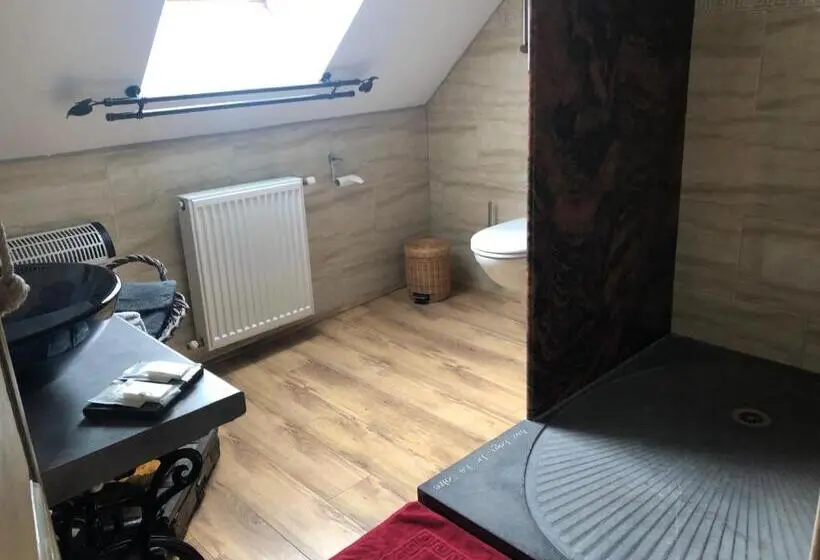 クラシックスイート, Aux Logis De La Solre