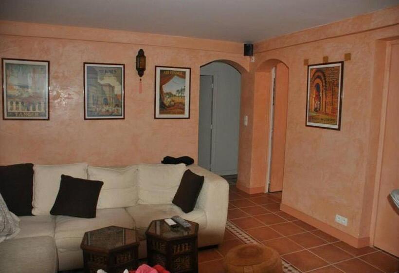 جناح غرفتين نوم, Chez Phil Et Dom