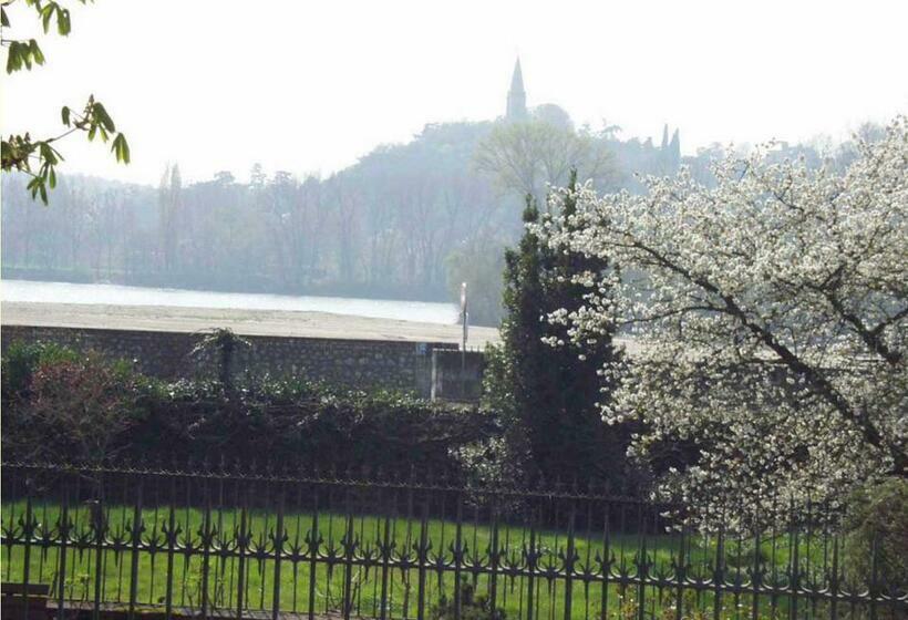 コンフォートルーム, Domaine De L'oie Rouge