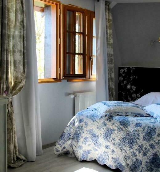 غرفة قياسية, En Bord De Seine