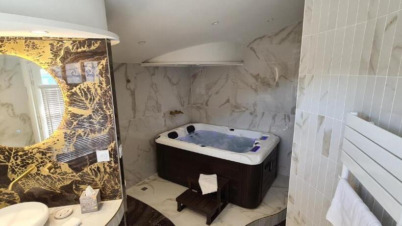 テラス付スイート, La Demeure De L'arche