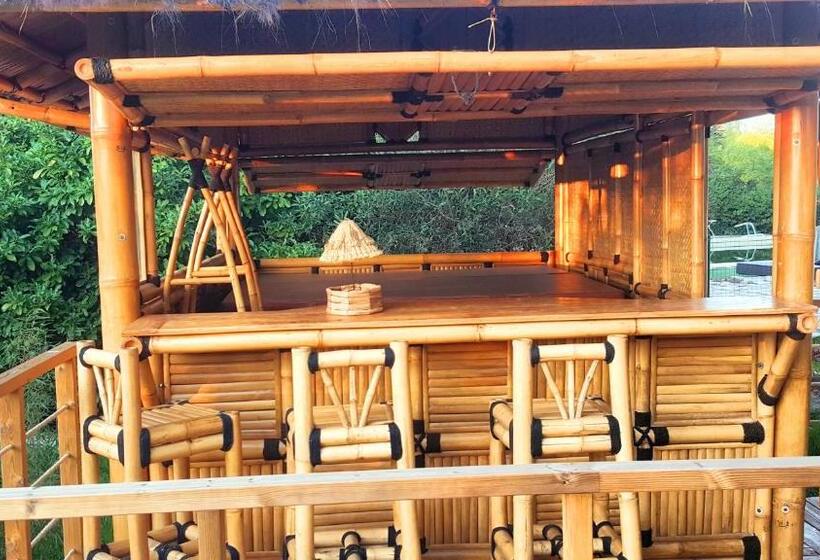 デラックスルーム, La Demeure De L'arche