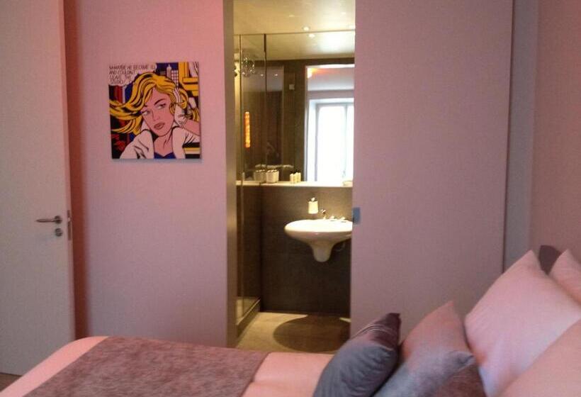 コンフォートルーム, La Maison De Léa