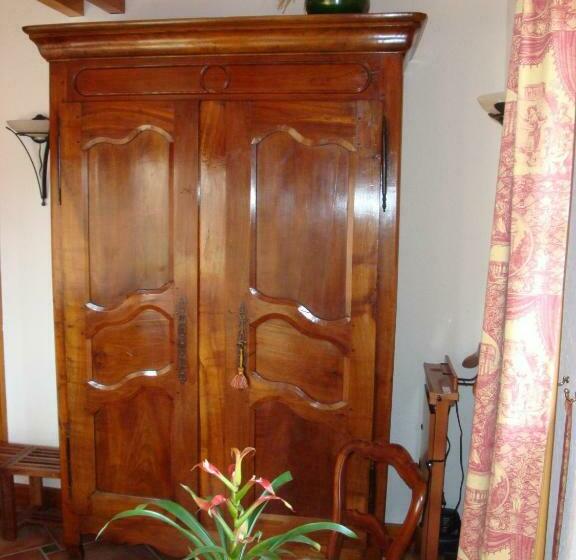 جناح, La Minauderie