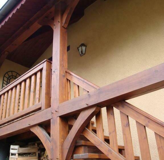 جناح, La Minauderie