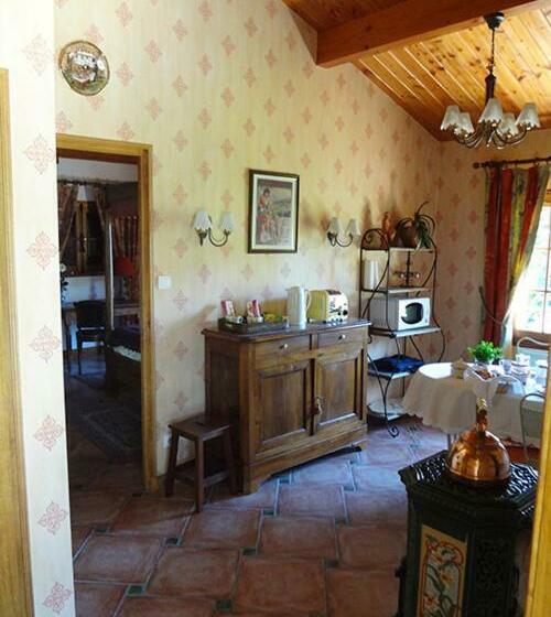 جناح, La Minauderie