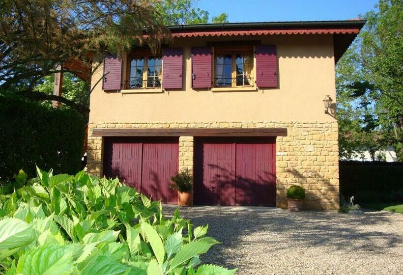 جناح, La Minauderie