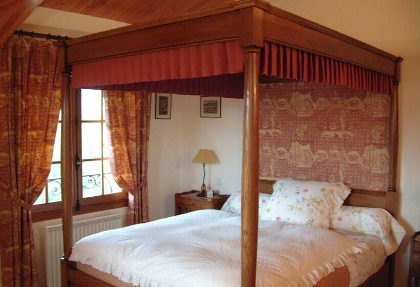 جناح, La Minauderie