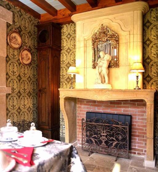 جناح, La Minauderie