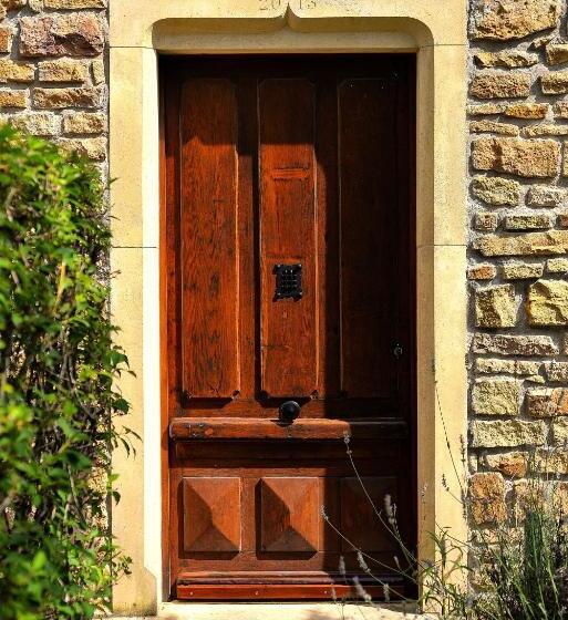 جناح, La Minauderie