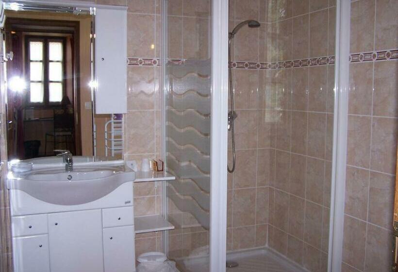 חדר משפחתי, Les Grands Champs