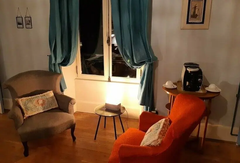 Perhehuone, Maison Volière