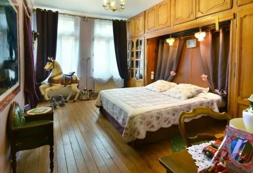 Sviitti, Suivez Le Lapin Blanc Bb Chambres D Hôtes