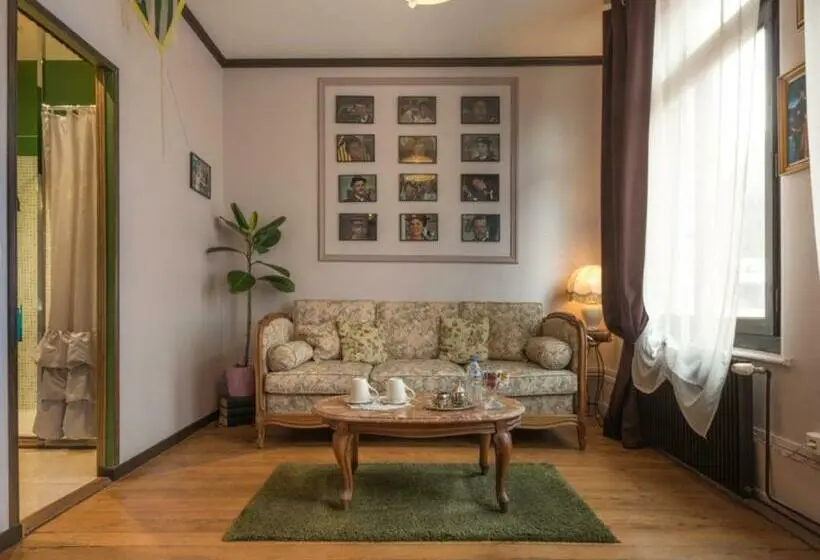 Sviitti, Suivez Le Lapin Blanc Bb Chambres D Hôtes