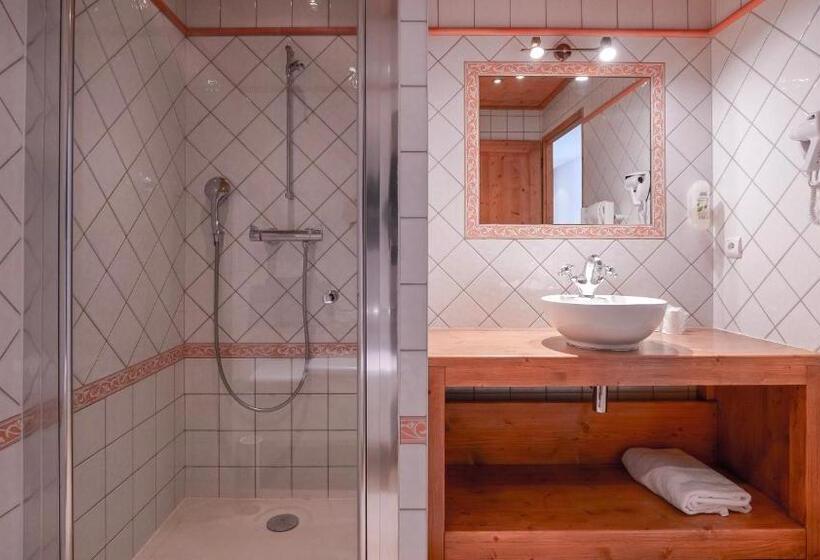 Номер Стандарт Трехместный, Chalet Hôtel Des 2 Gares