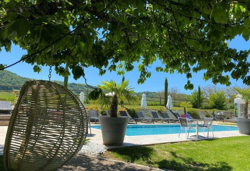 اتاق پرستیژ, Domaine De Suzel