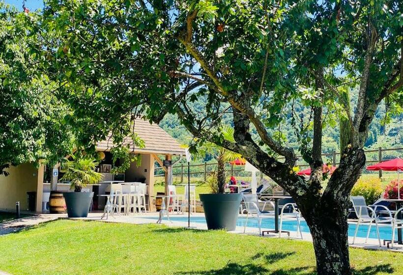 اتاق پرستیژ, Domaine De Suzel