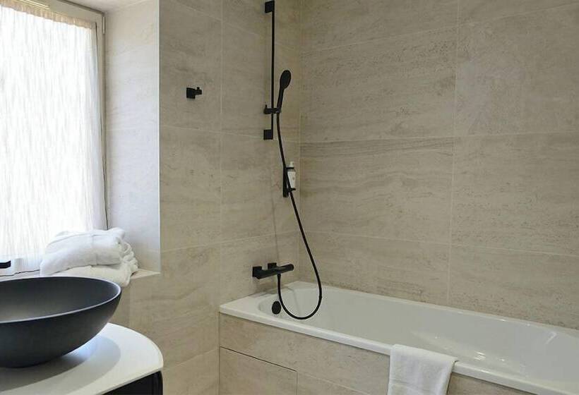 اتاق لوکس, Domaine De Suzel