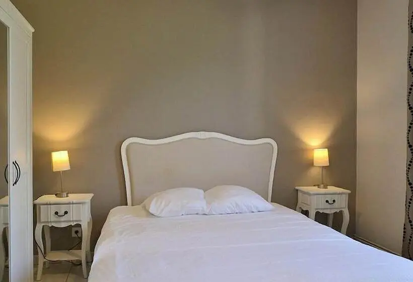 Villa 2 Makuuhuonetta, Domaine De Suzel