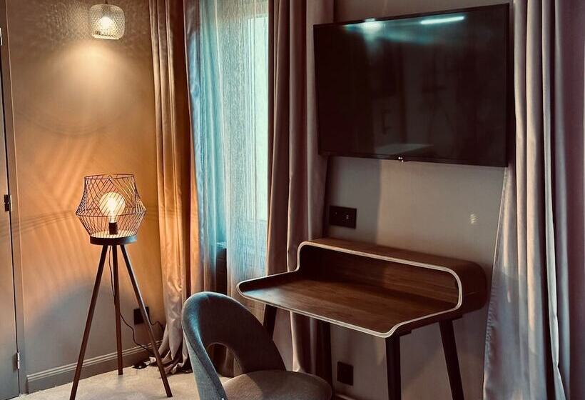 اتاق لوکس, Domaine De Suzel