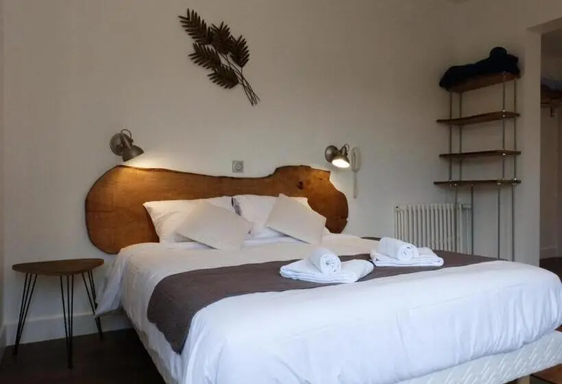 スーペリアの４人部屋, Hôtel Restaurant Des Grottes Du Pech Merle
