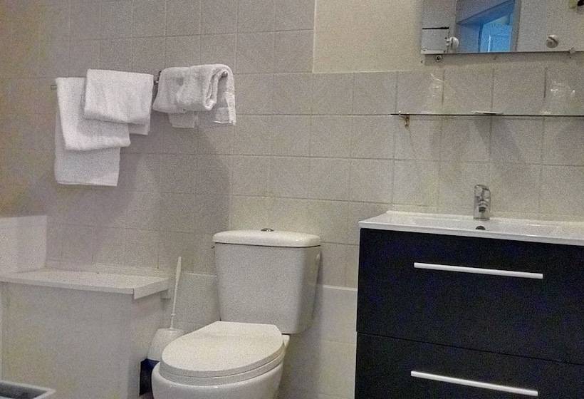 Номер Стандарт Трехместный, Hôtel Les Beaux Arts Limoges Hypercentre