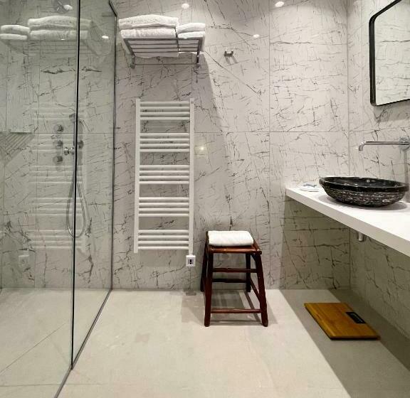 חדר קומפורט, Le Mouillage